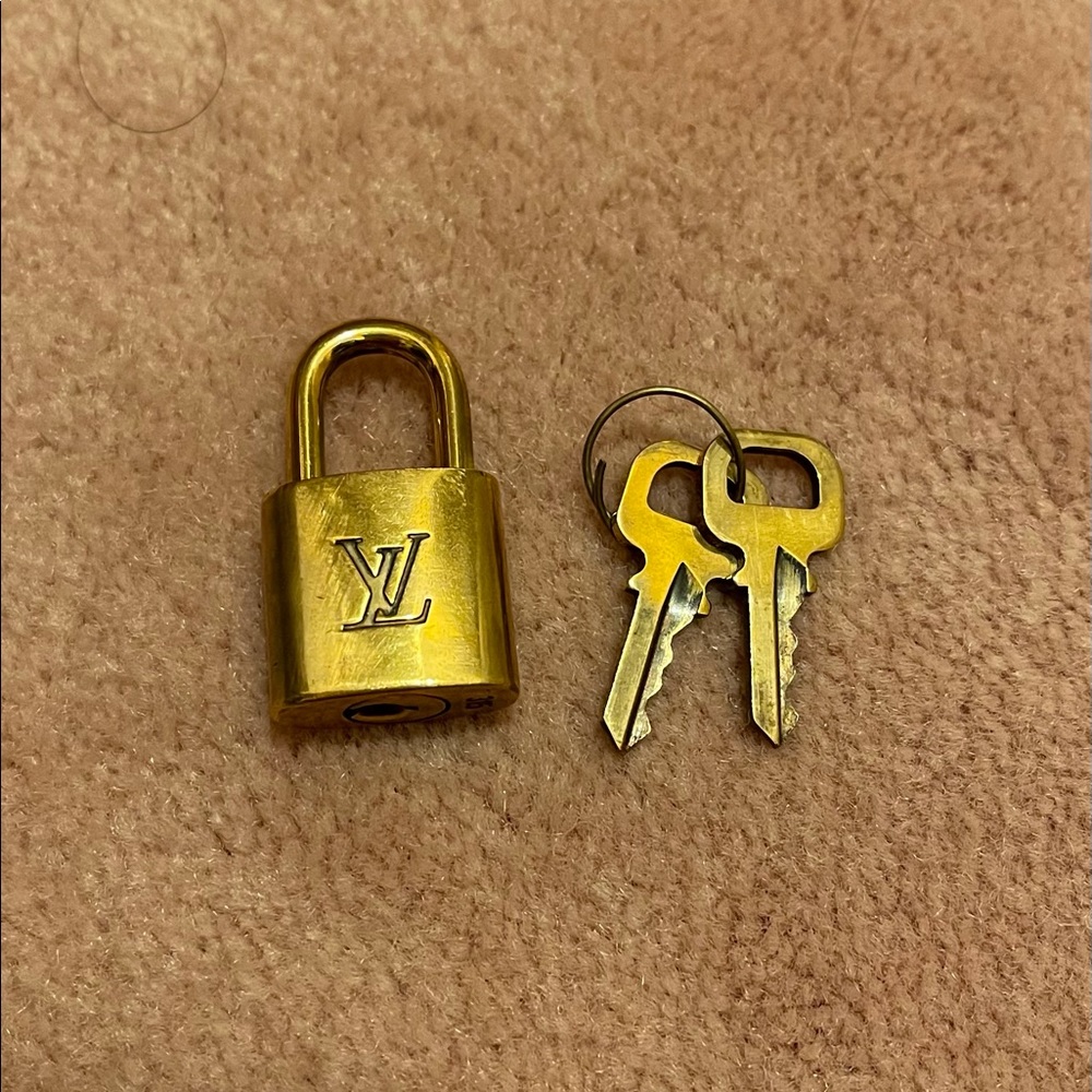 Louis Vuitton lock & keys